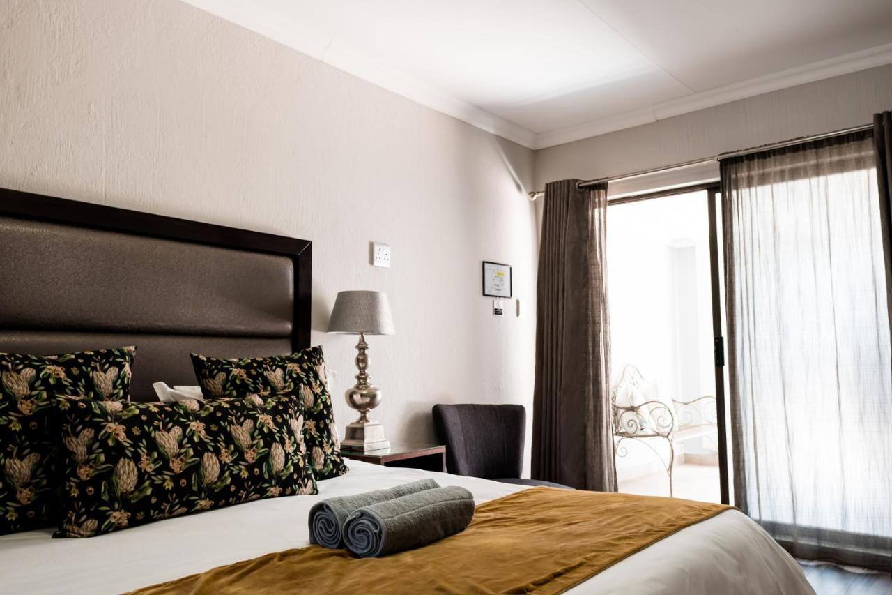 Villa Gracia Guesthouse Klerksdorp Eksteriør billede